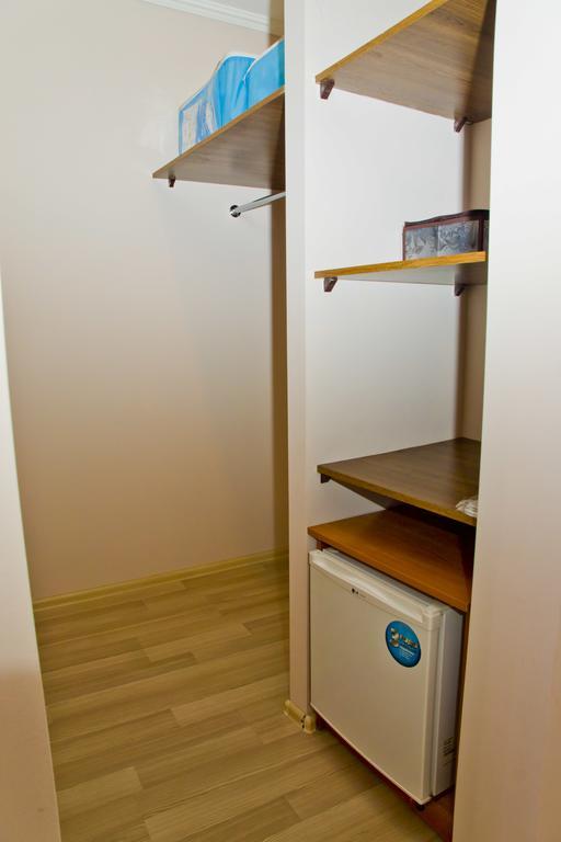 Hotel Merkuriy Lviv Rom bilde