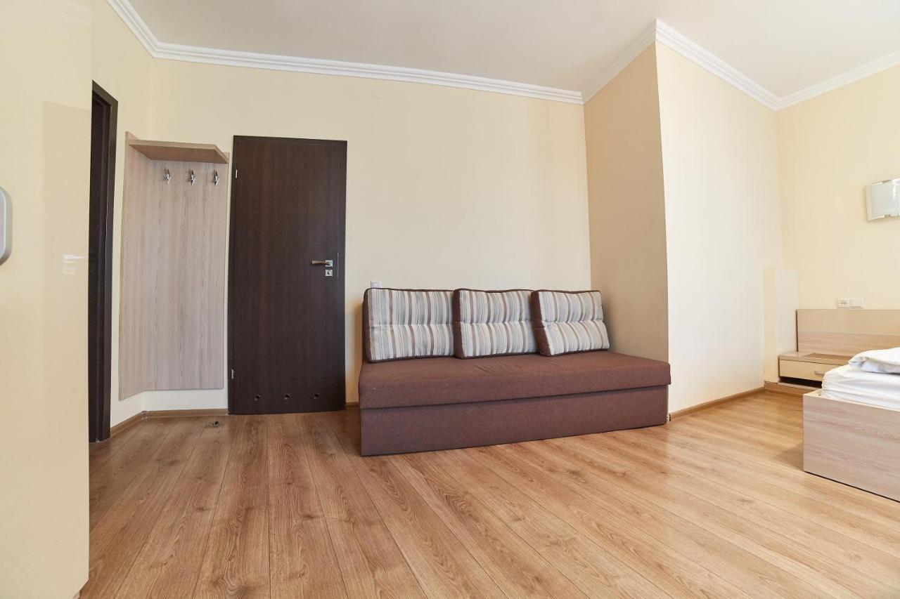 Hotel Merkuriy Lviv Eksteriør bilde